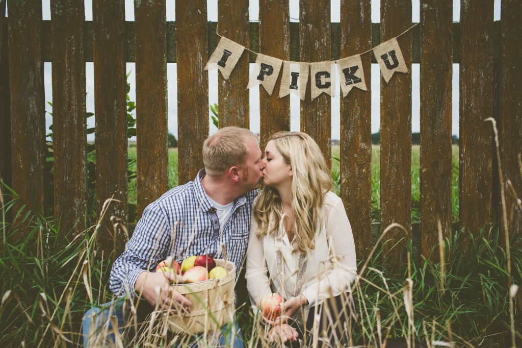 rustic engagement photos wisconsin