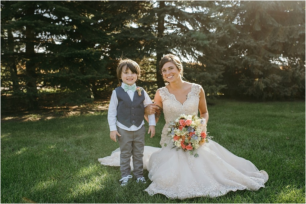 rustic barn at prairie gardens wedding