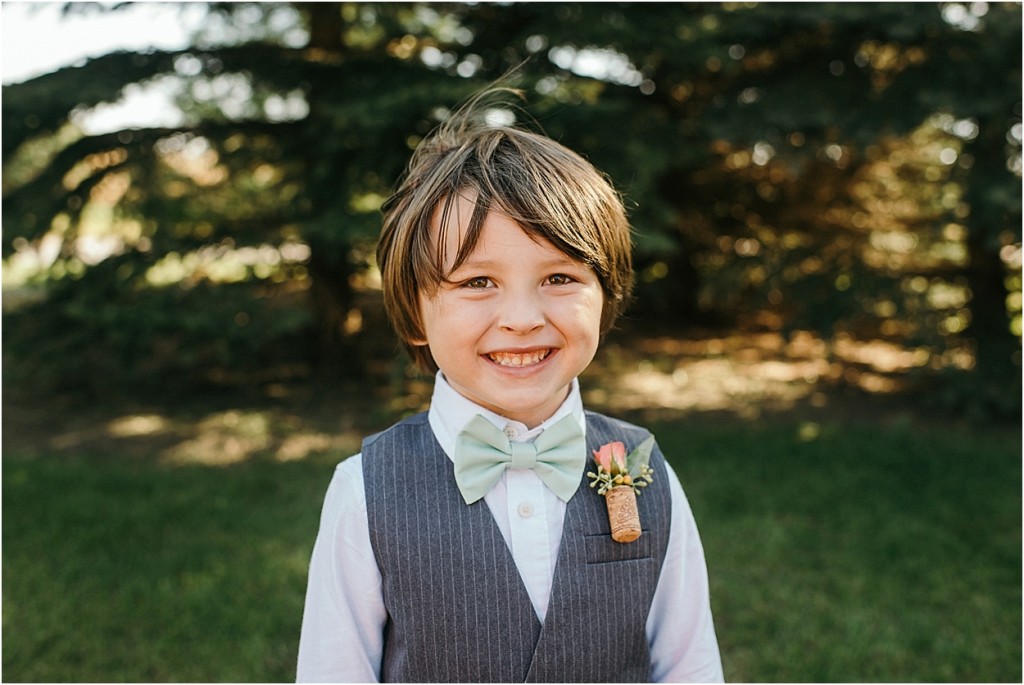 rustic barn at prairie gardens wedding