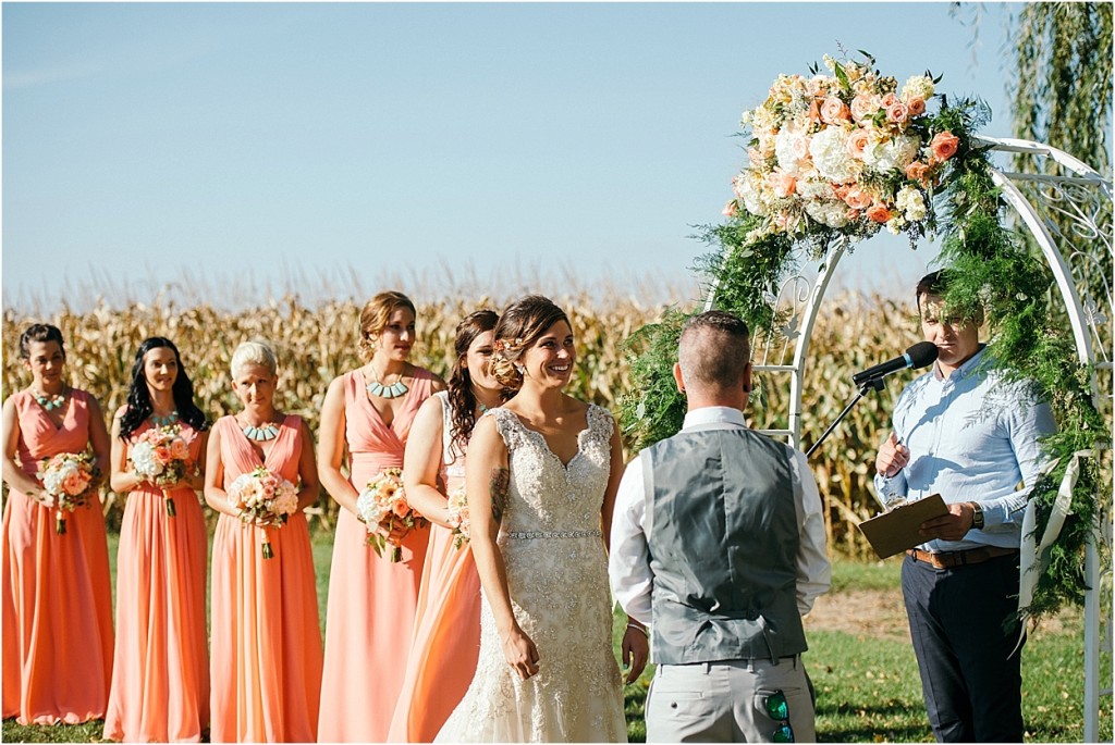 rustic-barn-at-prairie-gardens-wedding