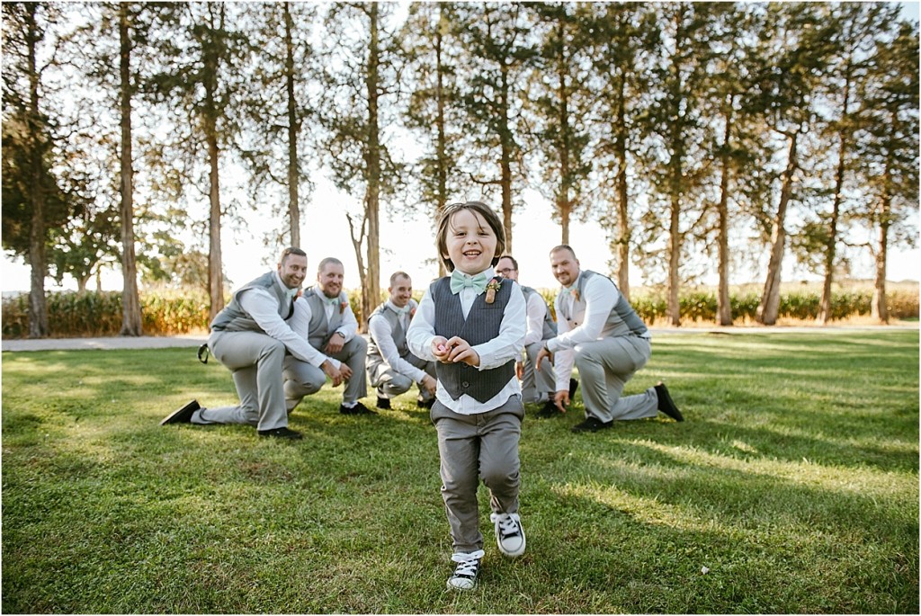 rustic barn at prairie gardens wedding