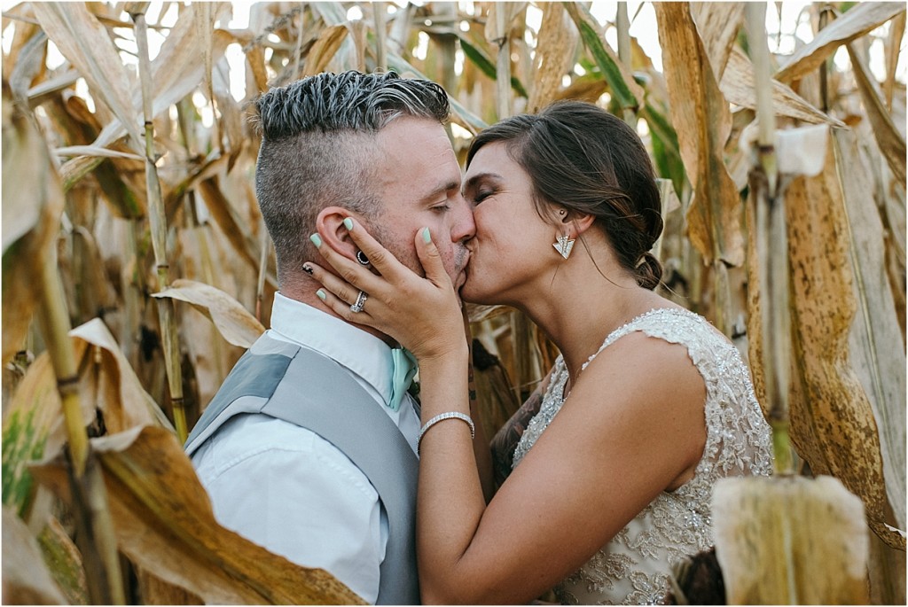 rustic barn at prairie gardens wedding