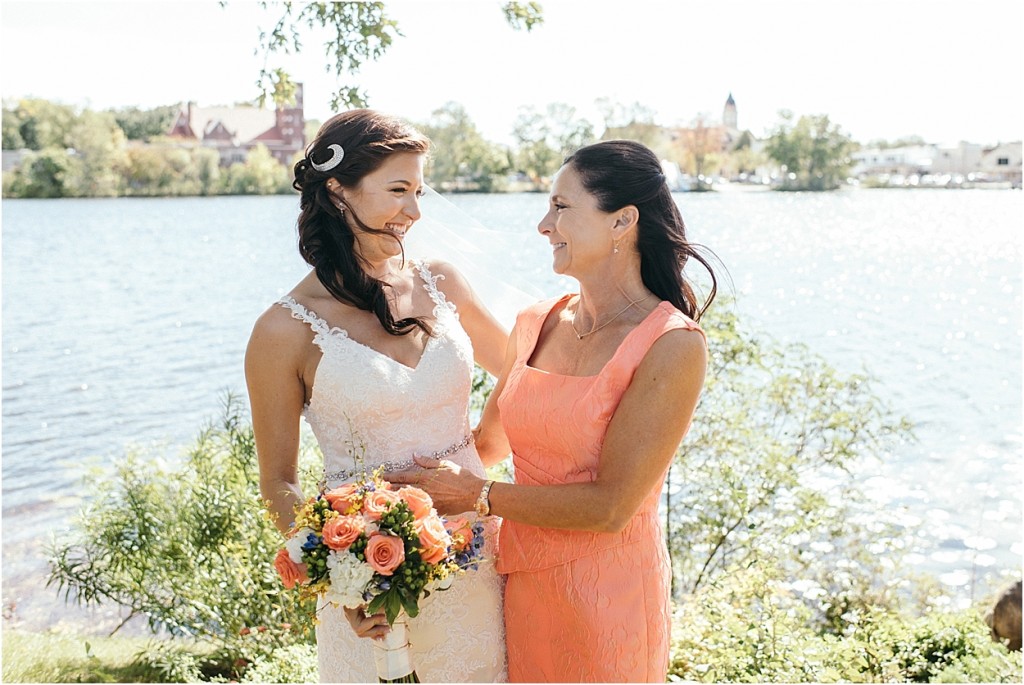 pewaukee yacht club wedding