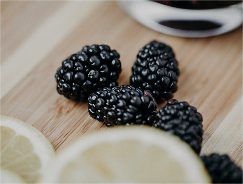 blackberry citrus gin fizz