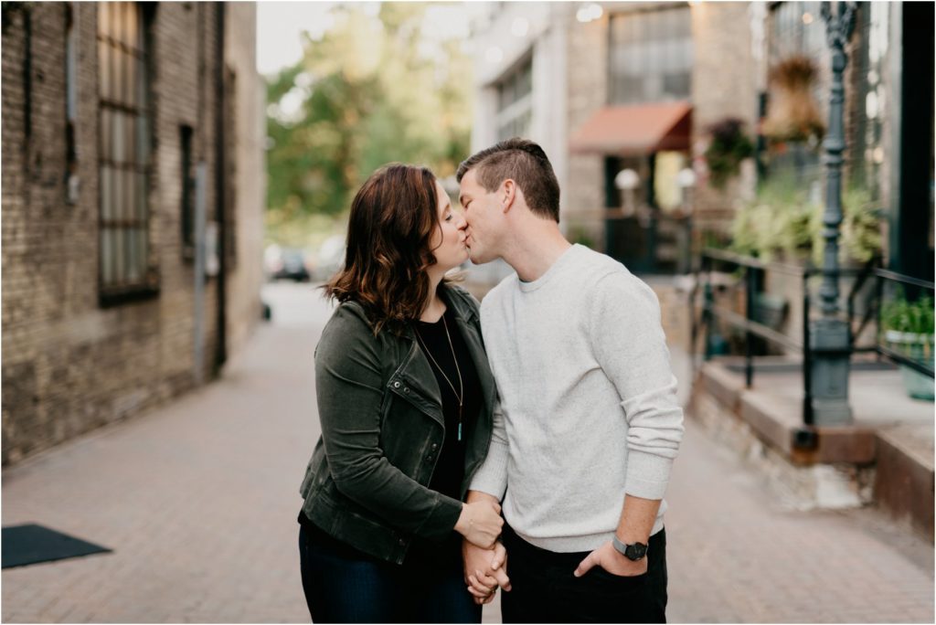 Minneapolis engagement photographer