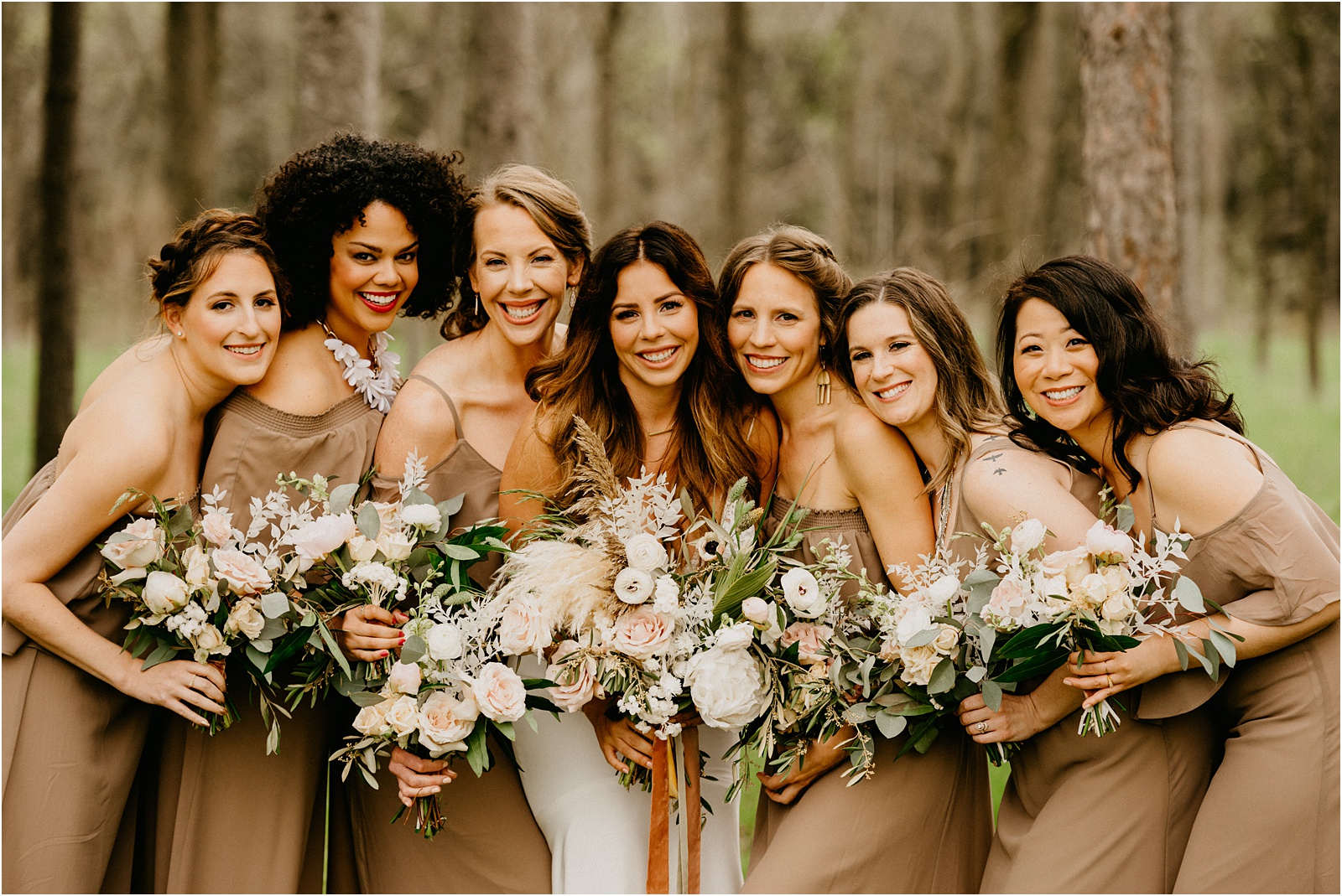 alternatives to a wedding bouquet toss