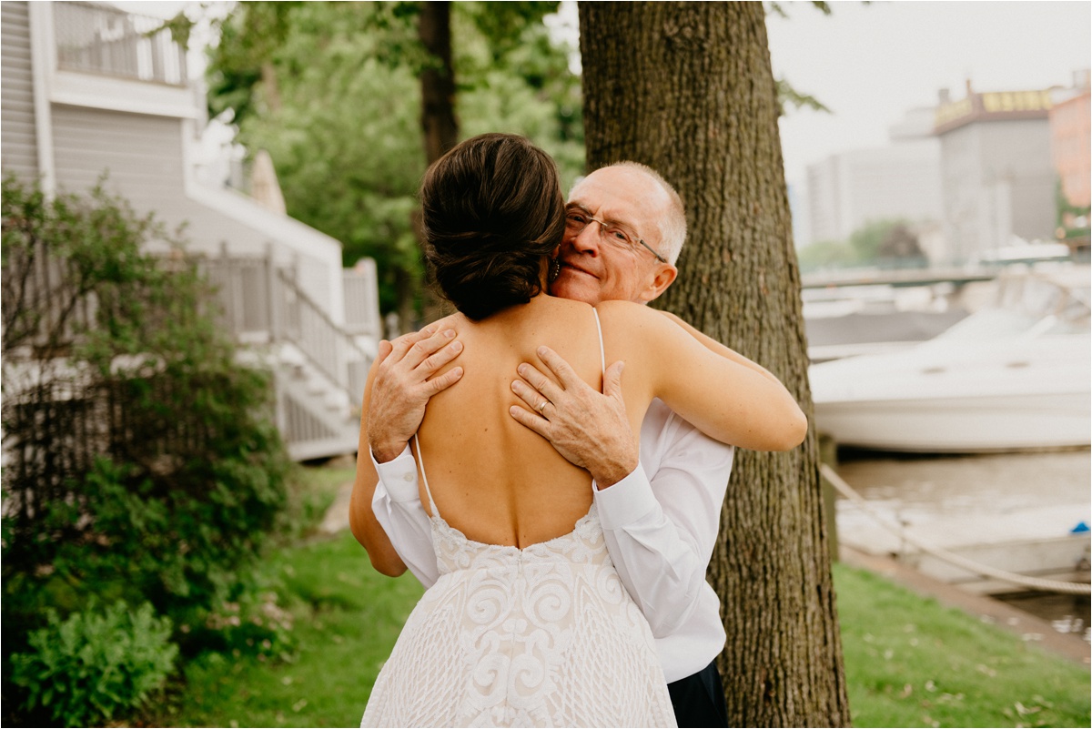 milwaukee black swan riverwalk wedding 