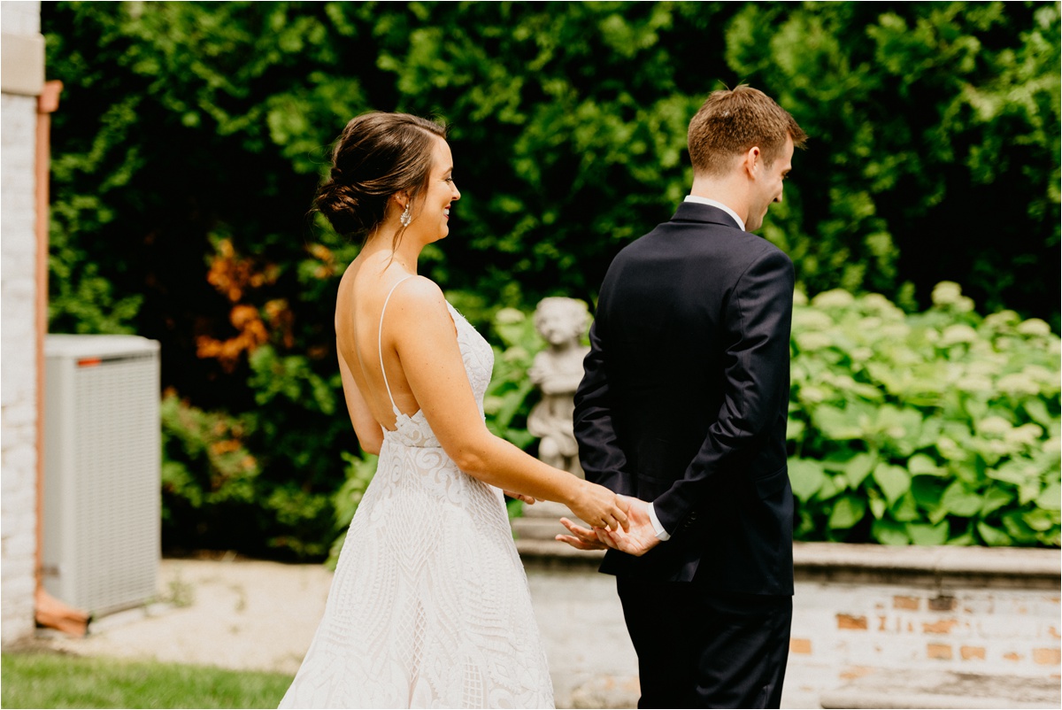 milwaukee black swan riverwalk wedding 