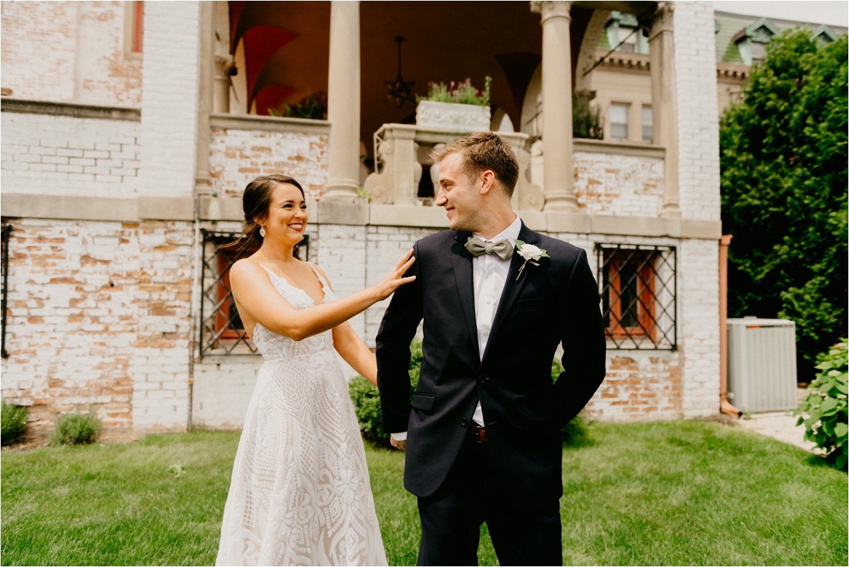 milwaukee black swan riverwalk wedding 