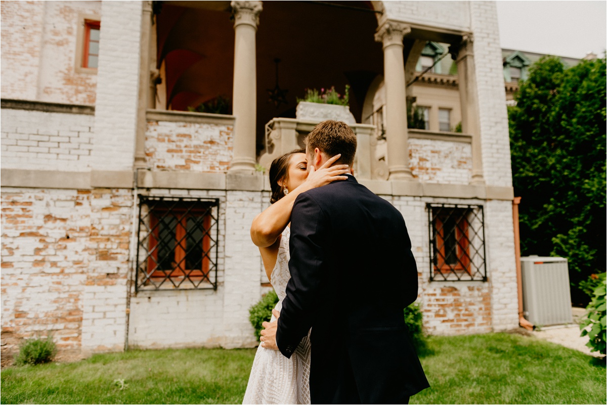 milwaukee black swan riverwalk wedding 