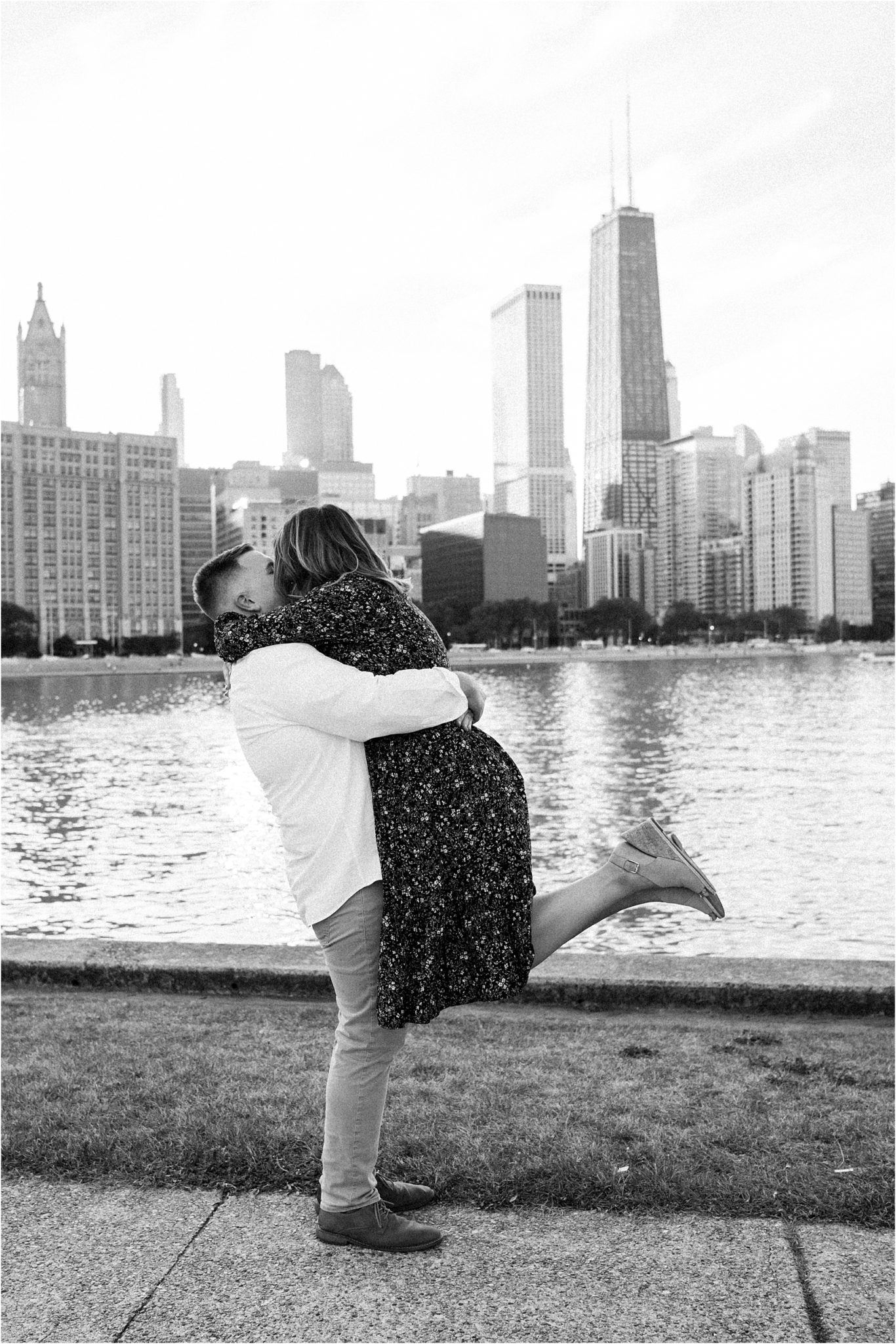 Chicago skyline engagement photos